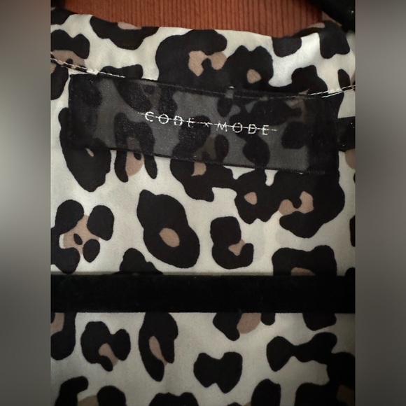 Code x Mode Cheetah Print Blouse - Picture 3 of 4